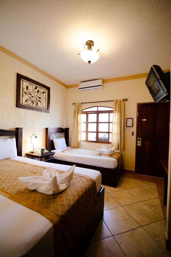 Hotel Quinta Maya فلوريس المظهر الخارجي الصورة