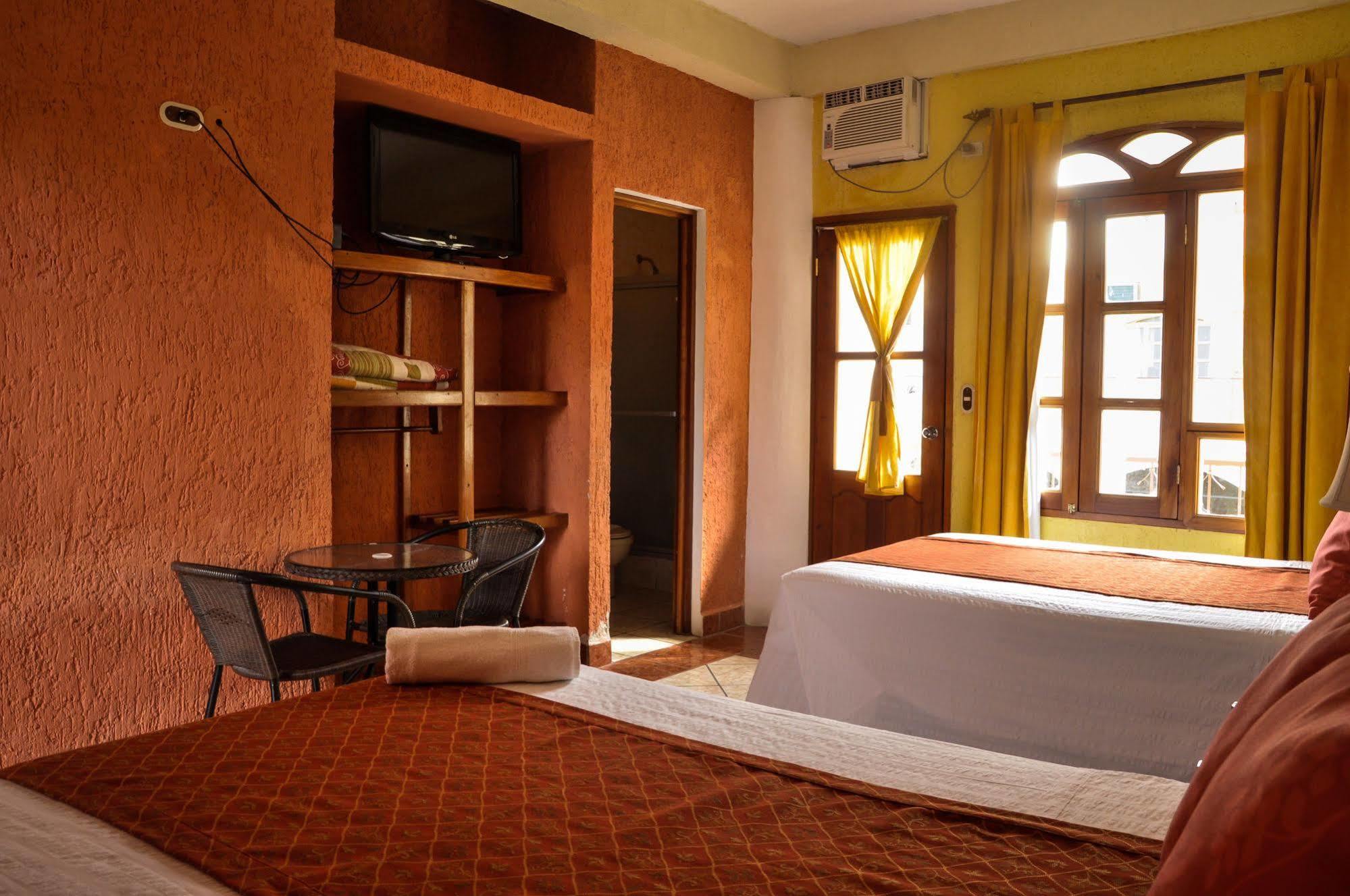 Hotel Quinta Maya فلوريس المظهر الخارجي الصورة
