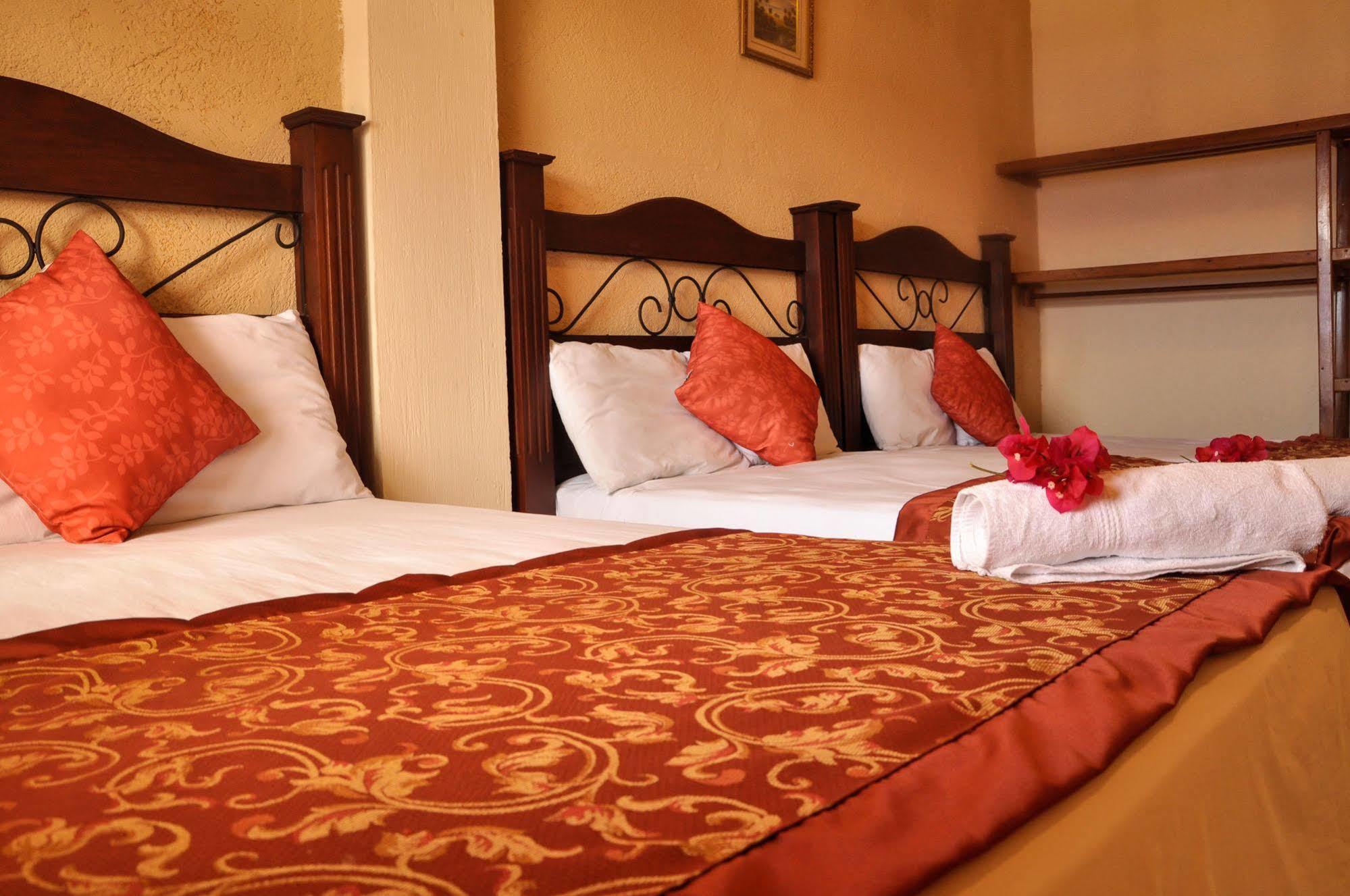 Hotel Quinta Maya فلوريس المظهر الخارجي الصورة