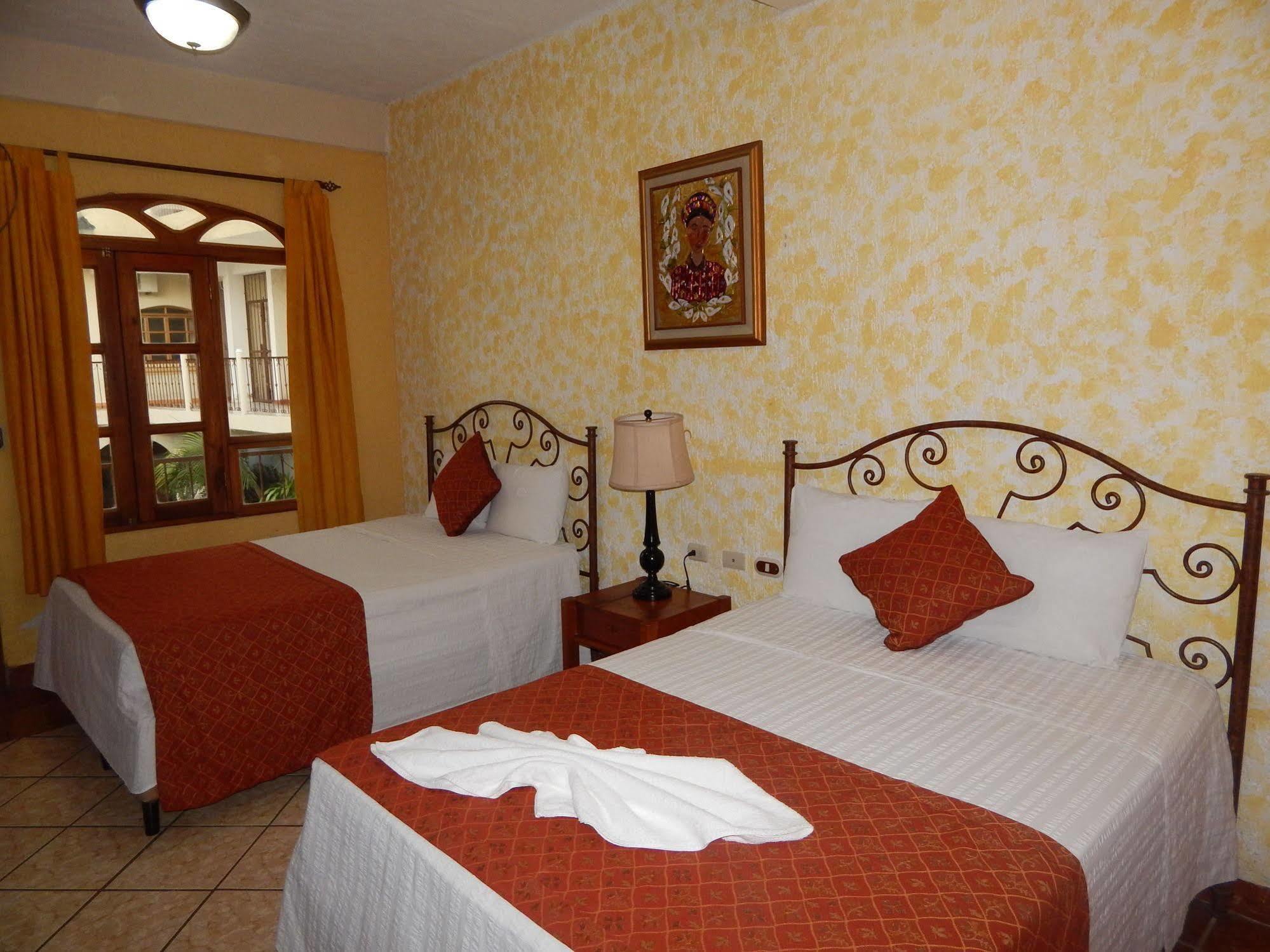 Hotel Quinta Maya فلوريس المظهر الخارجي الصورة